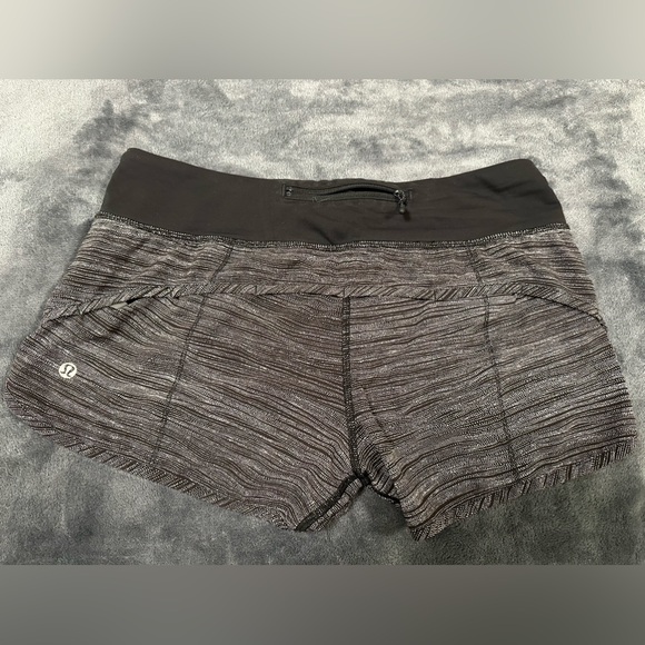 Speed Up Low Rise Lined 2.5” Short - Picture 2 of 4